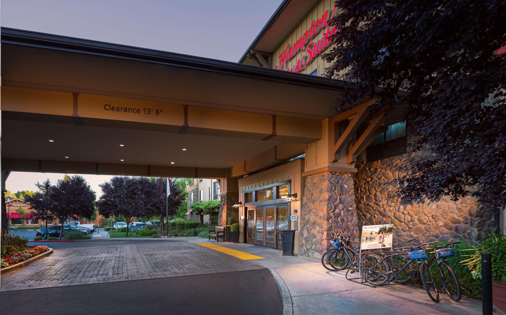 Hampton Inn & Suites Windsor-Sonoma Wine Country Exterior foto